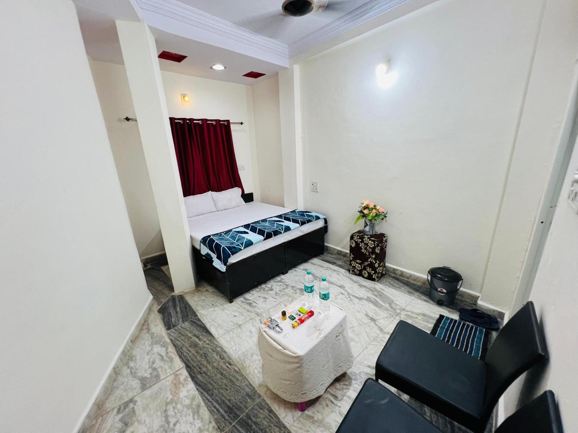 Tiwari G Home Stay Ujjain Exterior photo