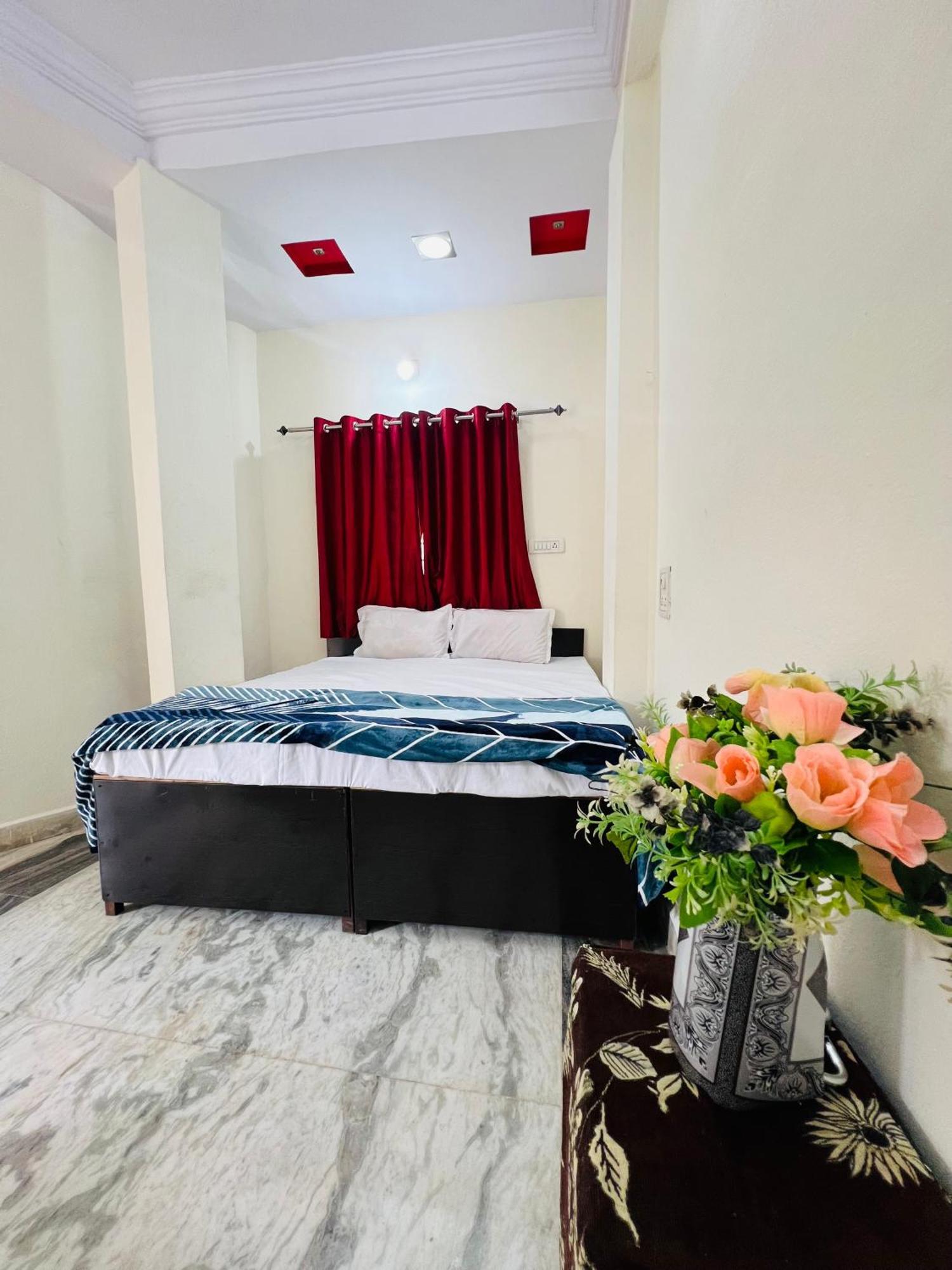Tiwari G Home Stay Ujjain Exterior photo